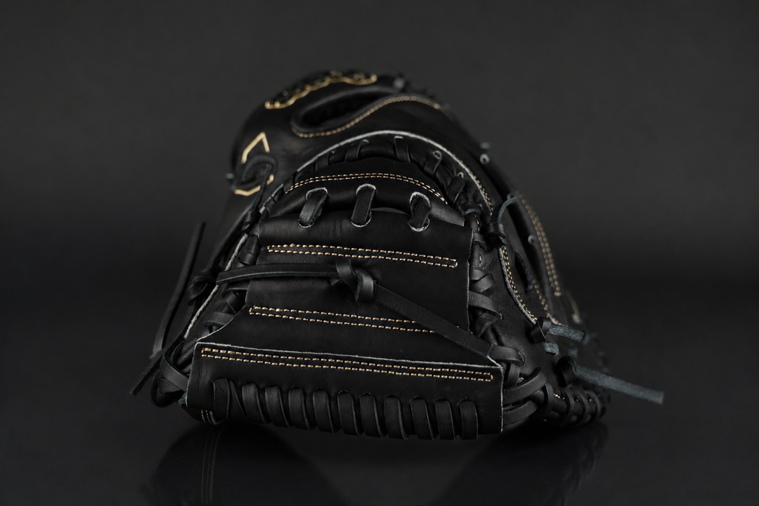33" Closed Web Catchers Mitt Grace Glove
