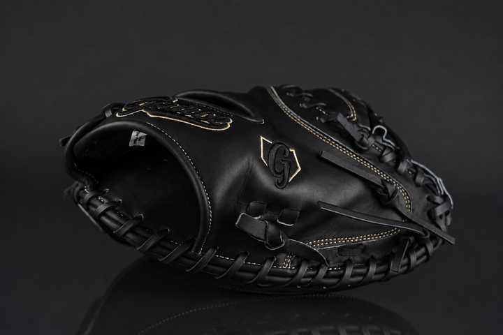 33" Closed Web Catchers Mitt Grace Glove
