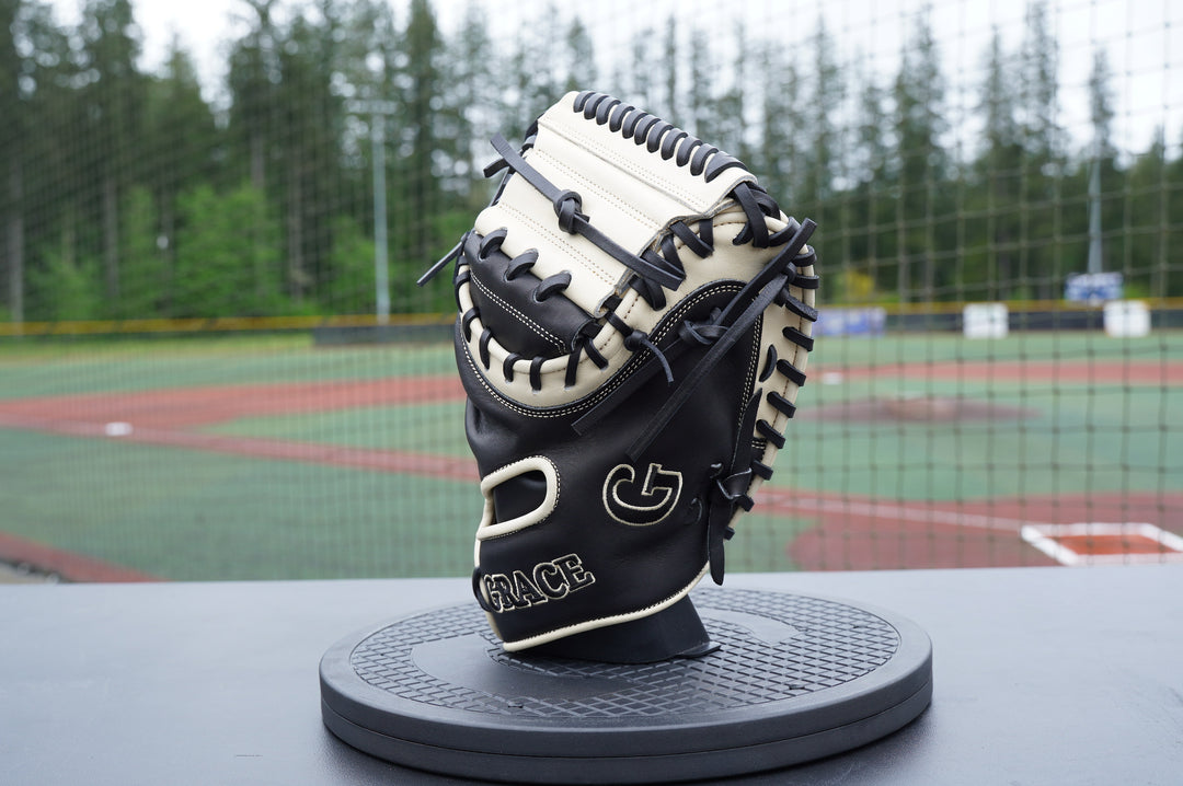 33.5" X-Closed Web Catchers Mitt Grace Glove