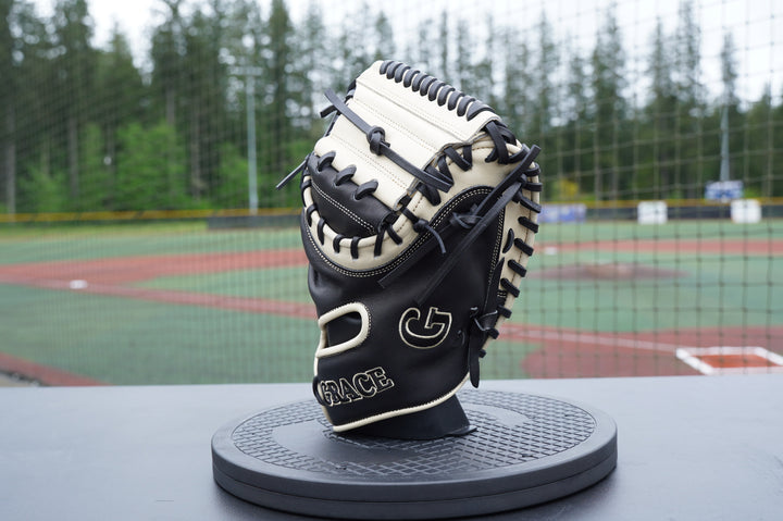 33.5" X-Closed Web Catchers Mitt Grace Glove