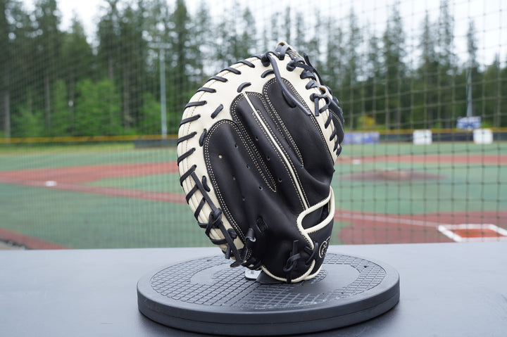 33.5" X-Closed Web Catchers Mitt Grace Glove
