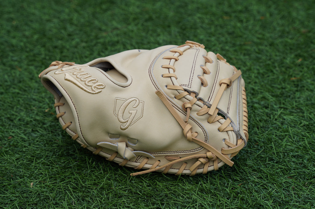 33" Closed Web Catchers Mitt Grace Glove