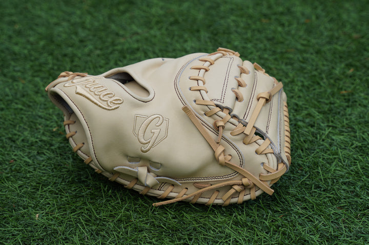 33" Closed Web Catchers Mitt Grace Glove