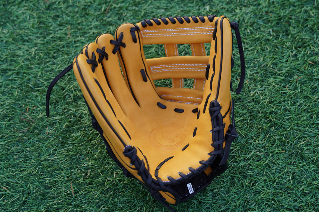 12.50" H-Web Outfield Grace Glove - Black/ Tan